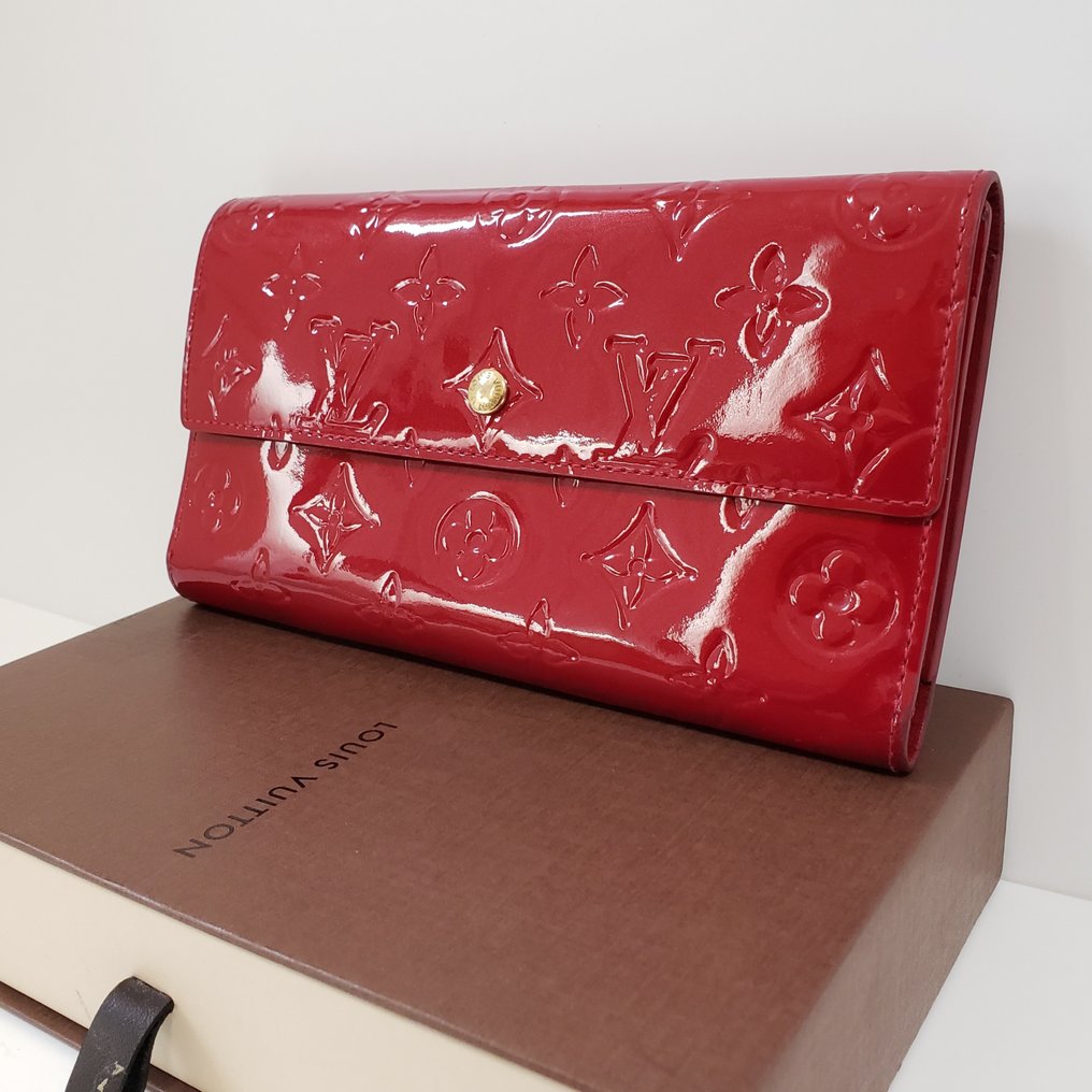Louis Vuitton - Red Vernis International - Women's wallet - Catawiki