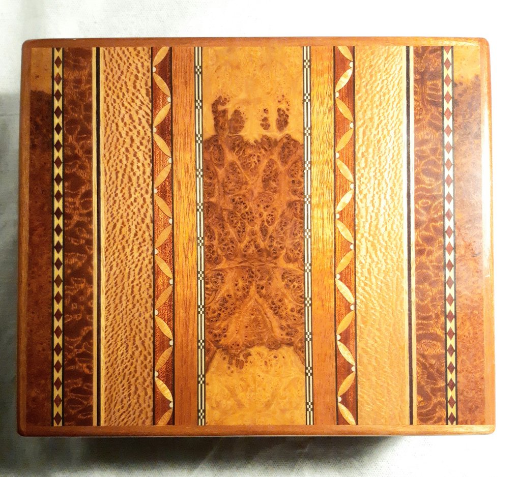 Box (1) - Catawiki