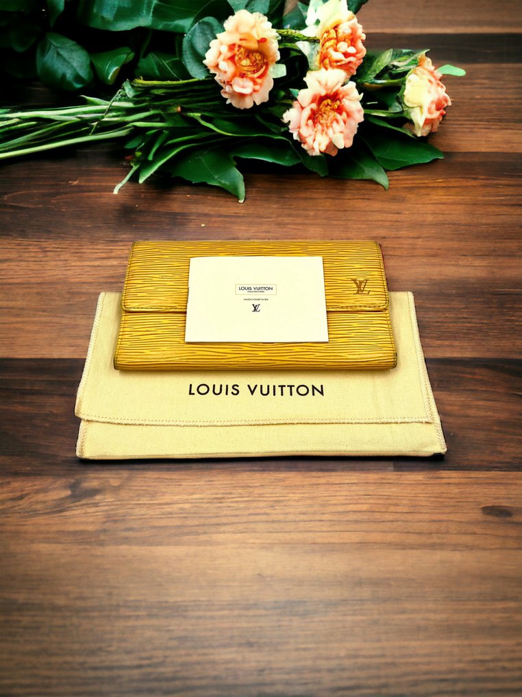 Authentic Louis Vuitton yellow epi leather Tresor intl trifold