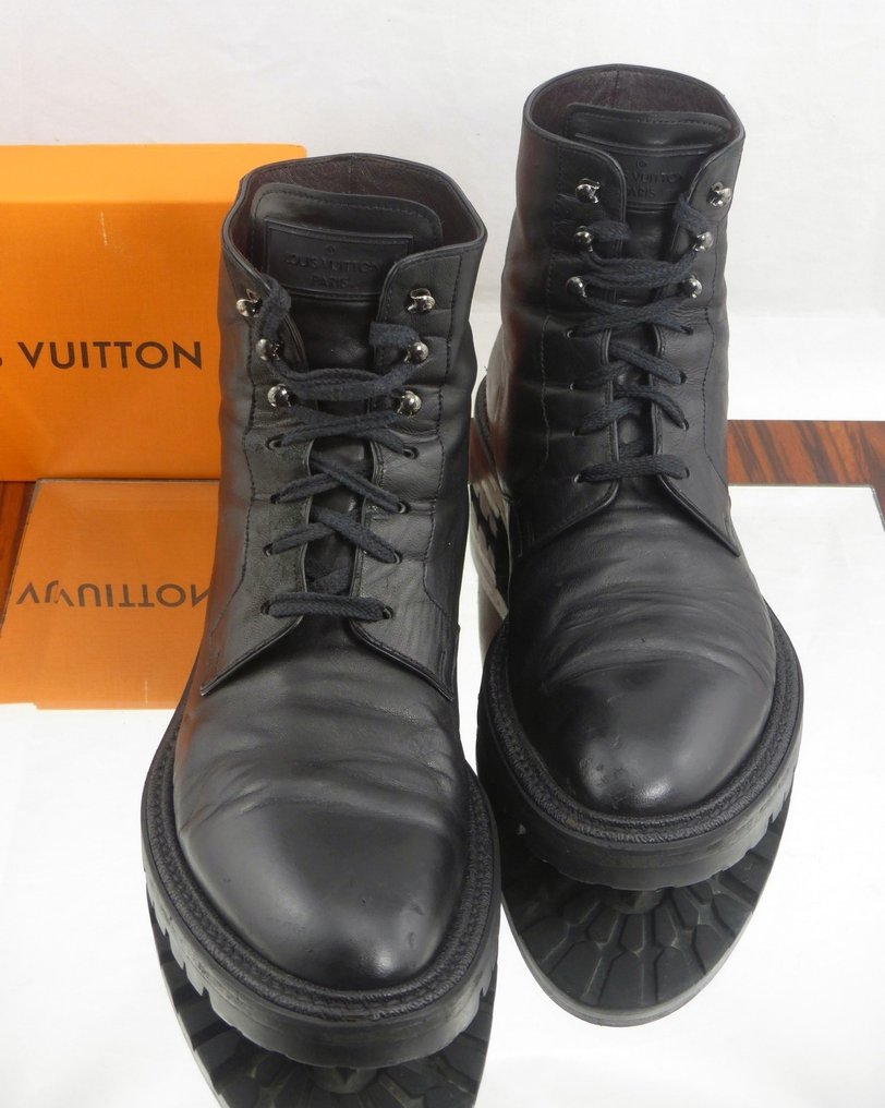 Louis Vuitton Leather Combat Boots It 37 | 7