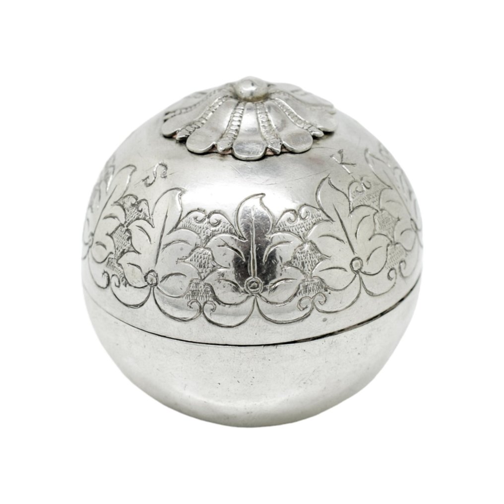 Box, Peppermint box, Toilet box, Colonial silver large globular soap