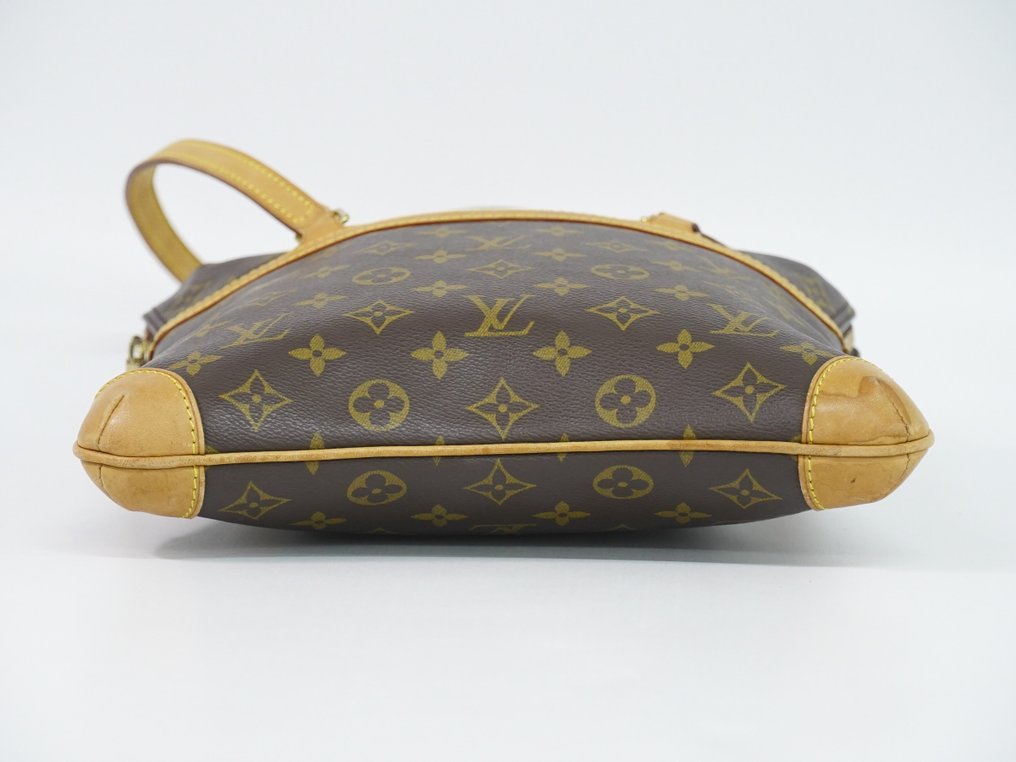 Sold at Auction: Louis Vuitton, Louis Vuitton Coussin Bag Monogram