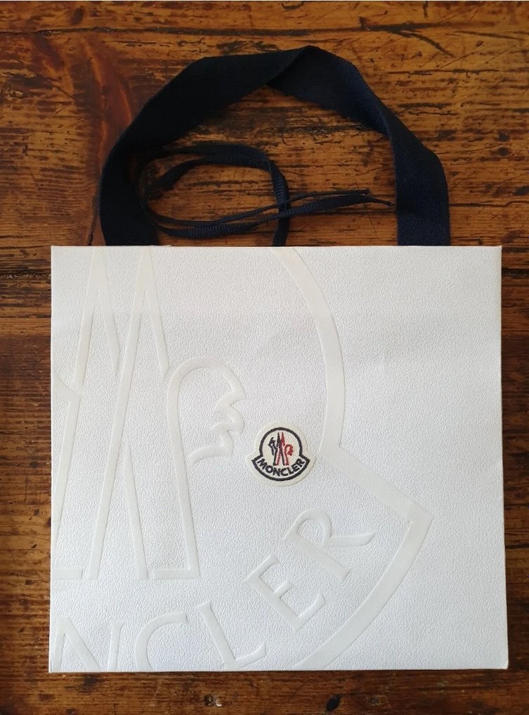 Moncler shopping bag sales