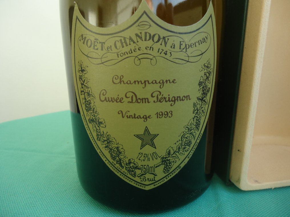 Sold at Auction: 1993 Dom Perignon Champagne Bottle in Original Box
