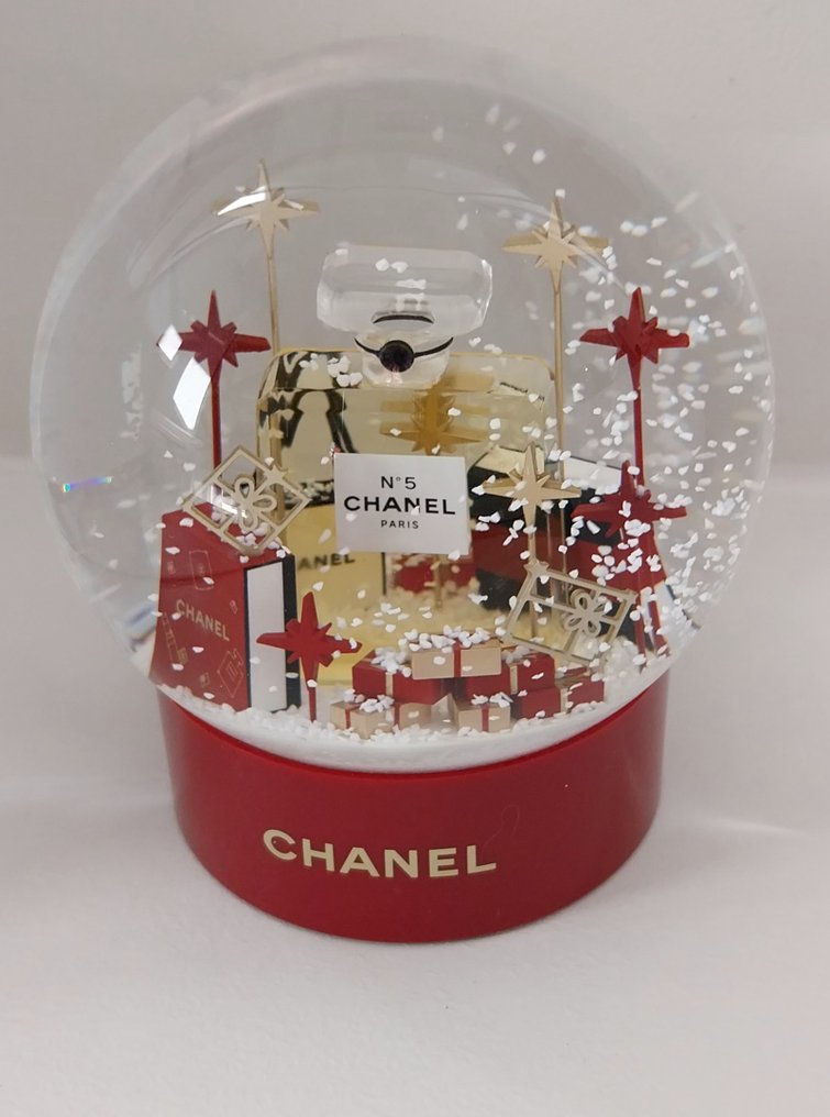 Chanel Collectable object, Red Snow Globe - Catawiki