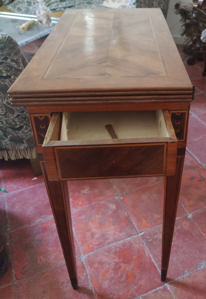 Spieltisch - Neoklassizistisch - Ahorn, Walnuss - um 1800 - Catawiki