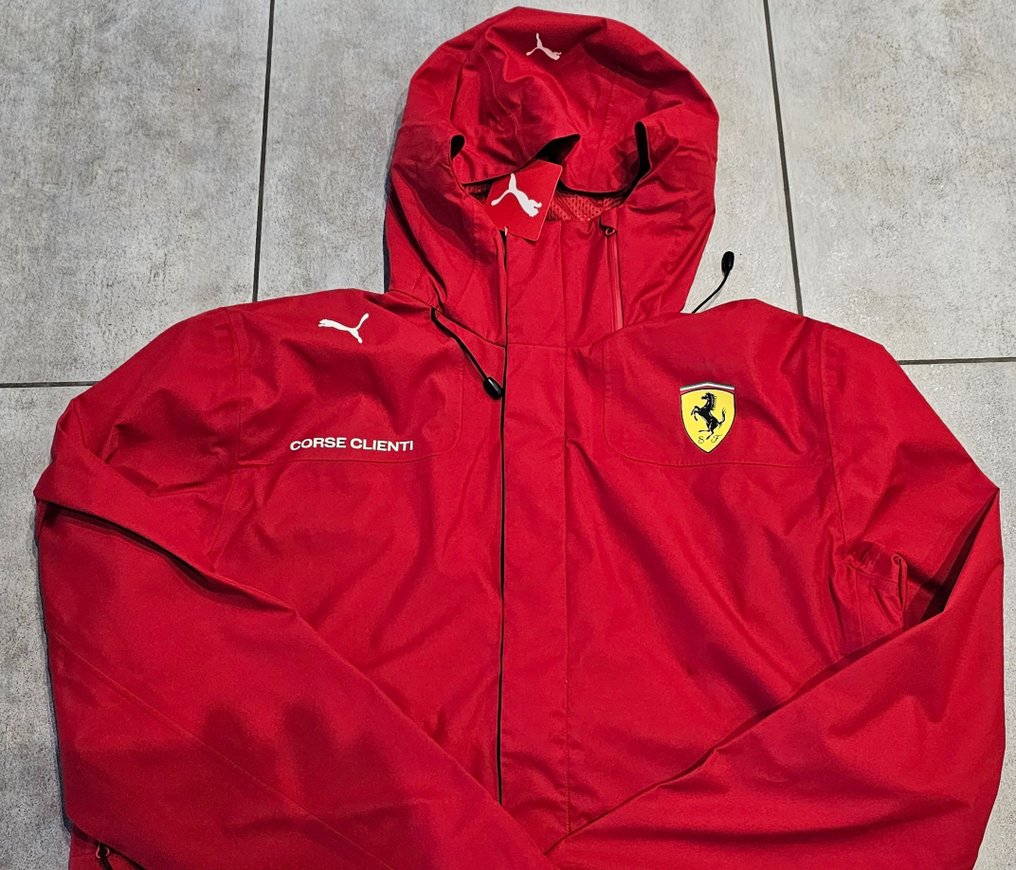 Ferrari - 2023 - Team wear - Catawiki