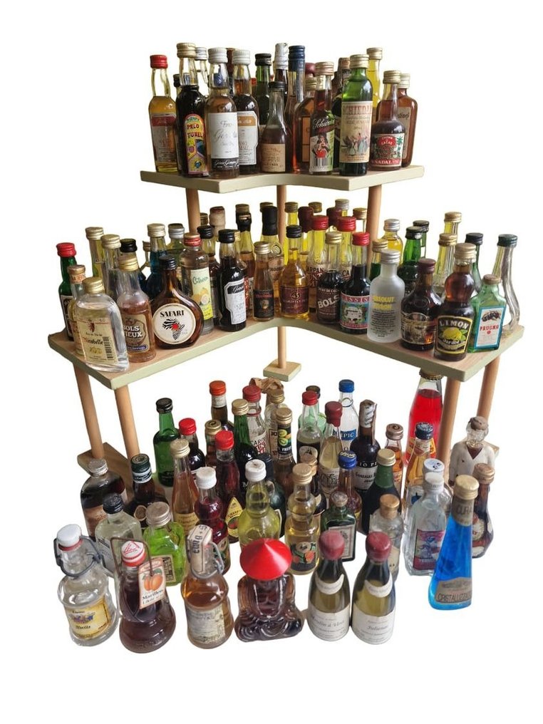 Kolekcja miniatur Whisky, Brandy, Rum, Liqueurs etc. b. Lata 80