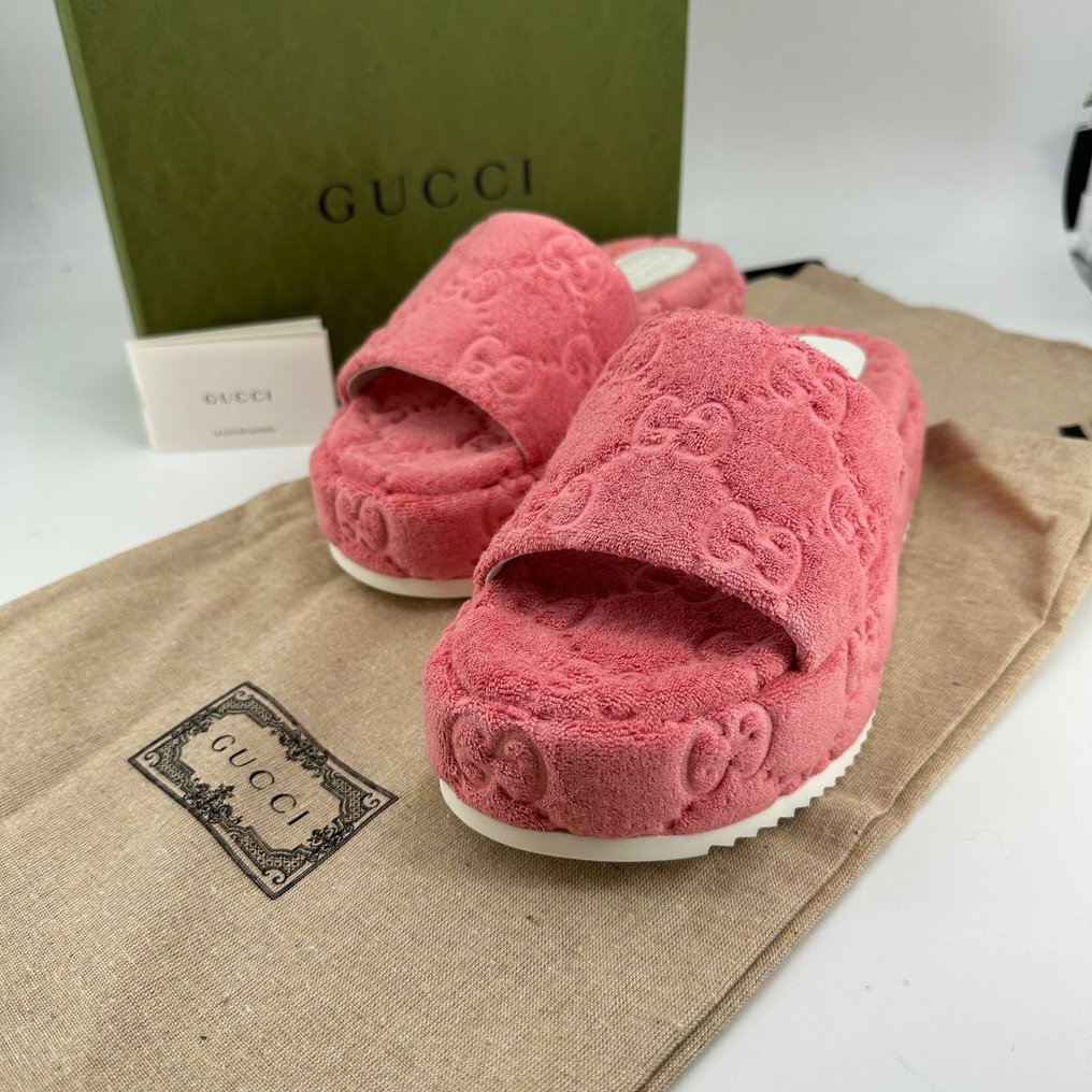 Gucci slides size 2 on sale