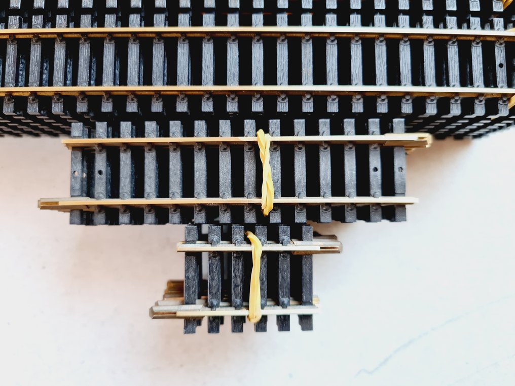 fleischmann-h0-1700-00-2-00-5-v-as-de-modelismo-ferroviario-70
