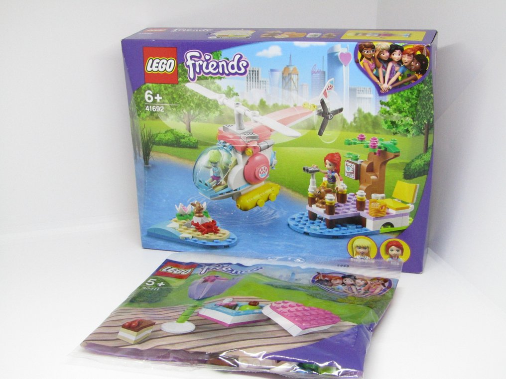 Lego friends vet sale clinic rescue helicopter