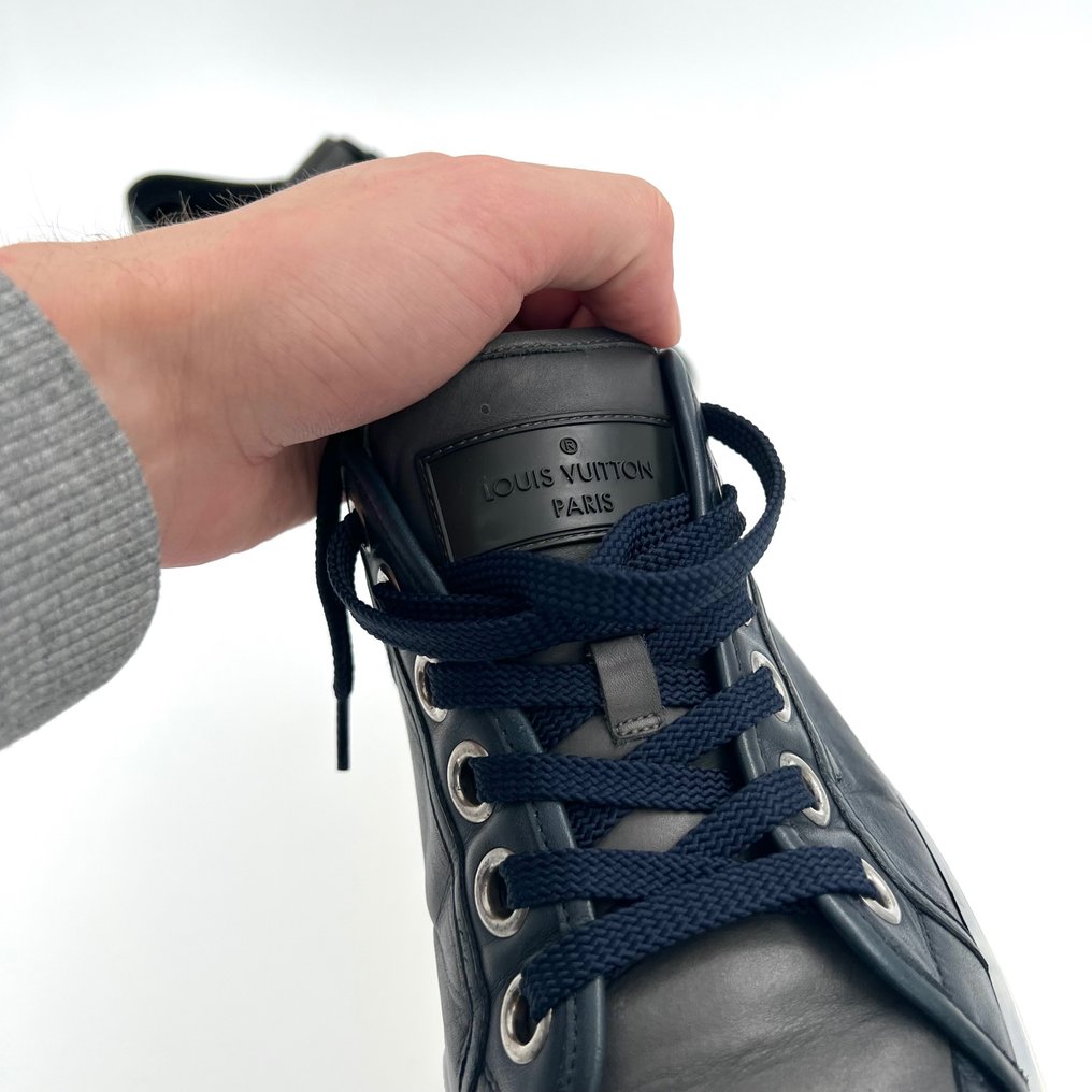Louis Vuitton - Sneakers - Size: Shoes / EU 44, UK 9 - Catawiki