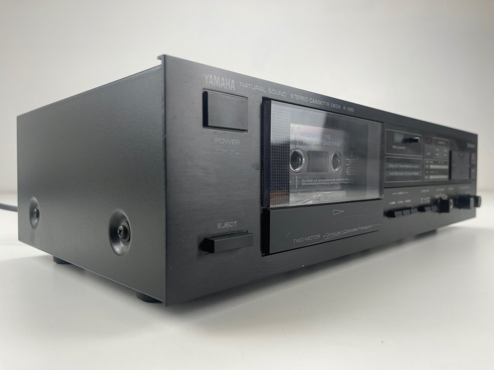 Pletina de cassette Yamaha K220 con sistema Dolby