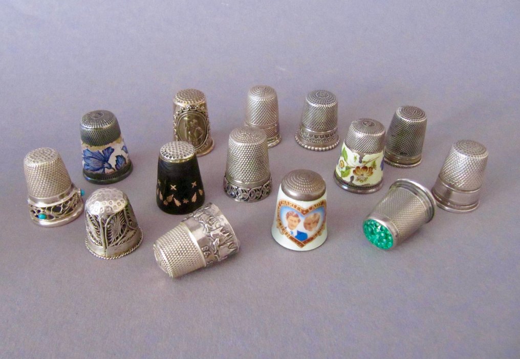 Assorted Silver Thimbles from Around the World Fingerhut (14) Catawiki