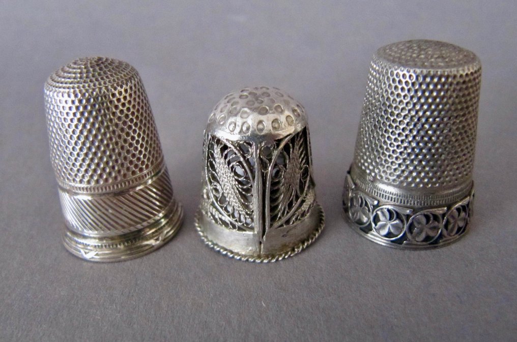 Assorted Silver Thimbles from Around the World Fingerhut (14) Catawiki