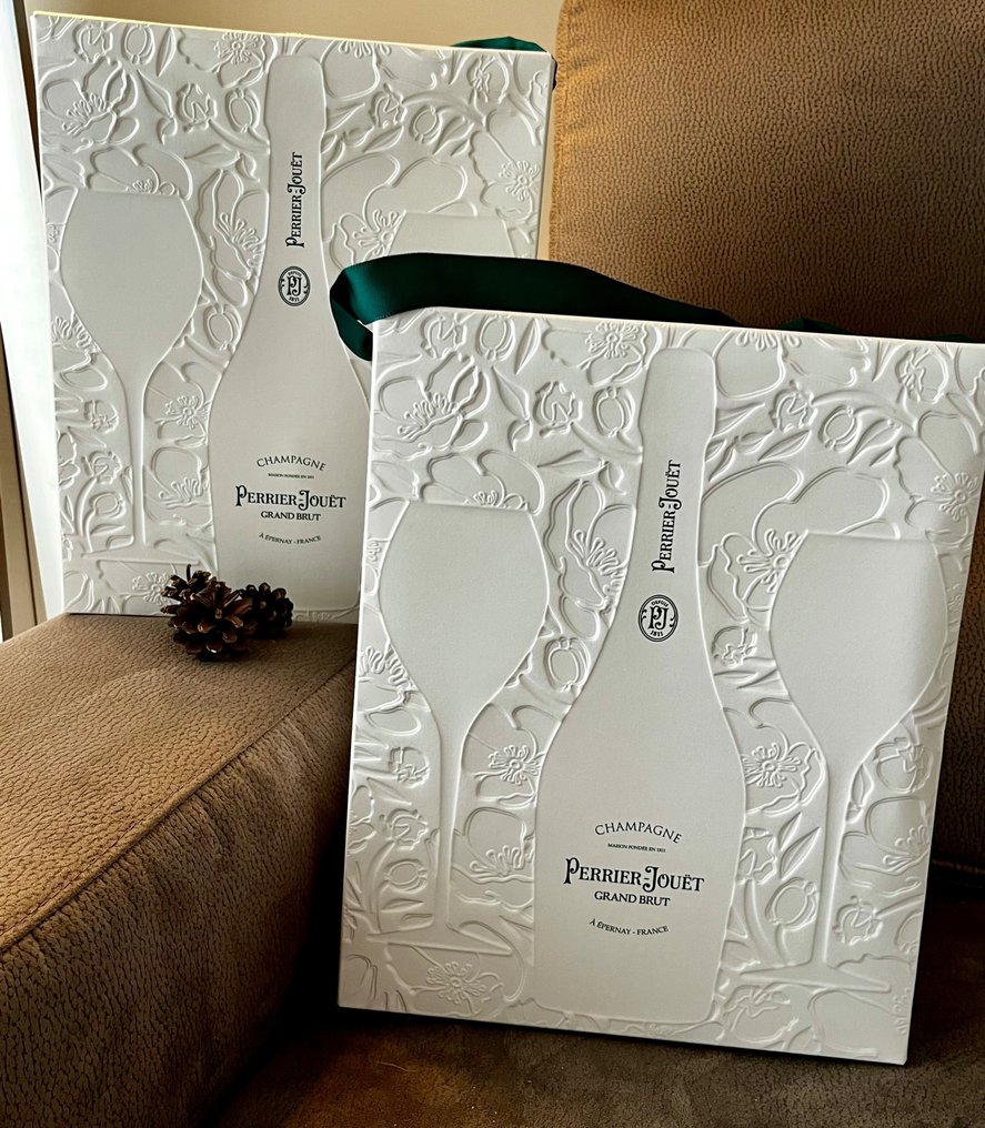 PerrierJouët Brut with Glasses Champagne Brut 2 Bottles (0.75L