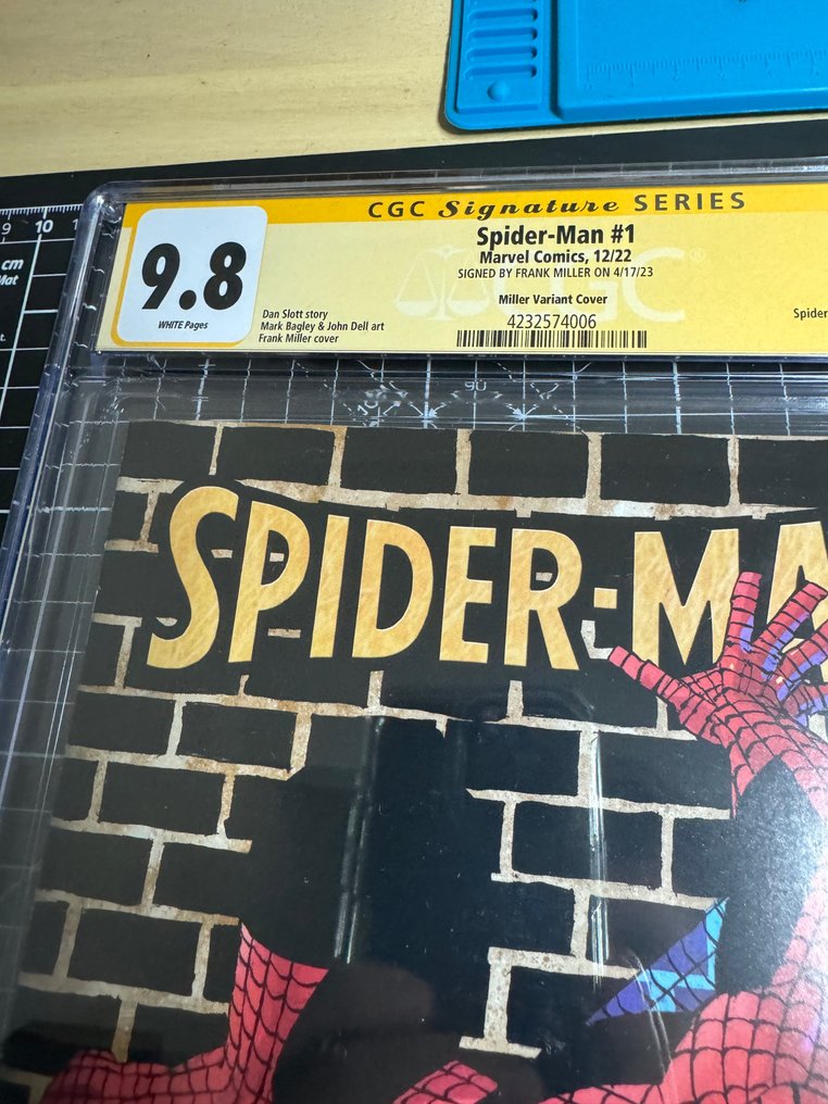 SpiderMan Spiderman 1 cgc 9.8 Frank Miller signed variant cover