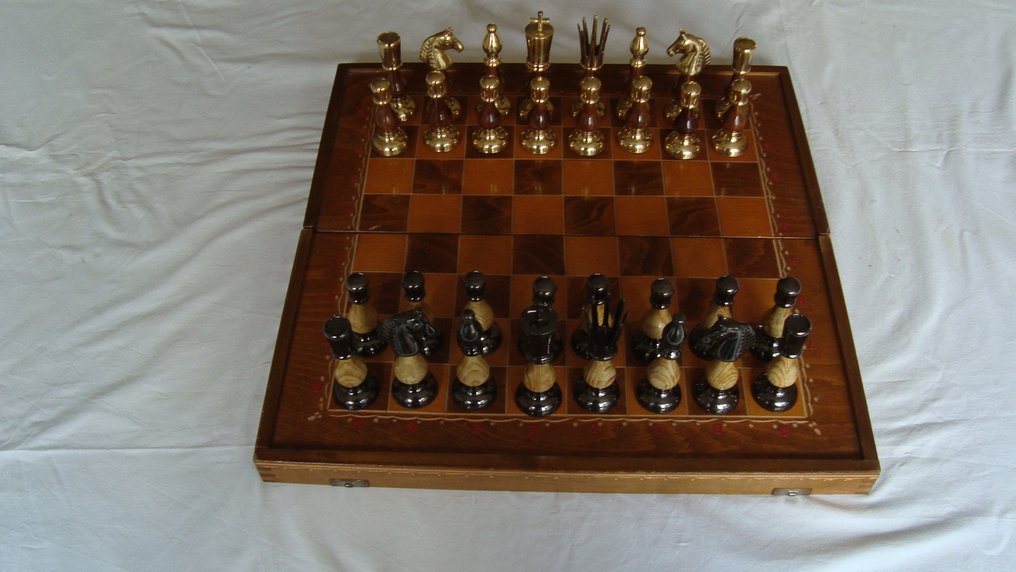 Canada - Chess set - Copper and wood - Catawiki