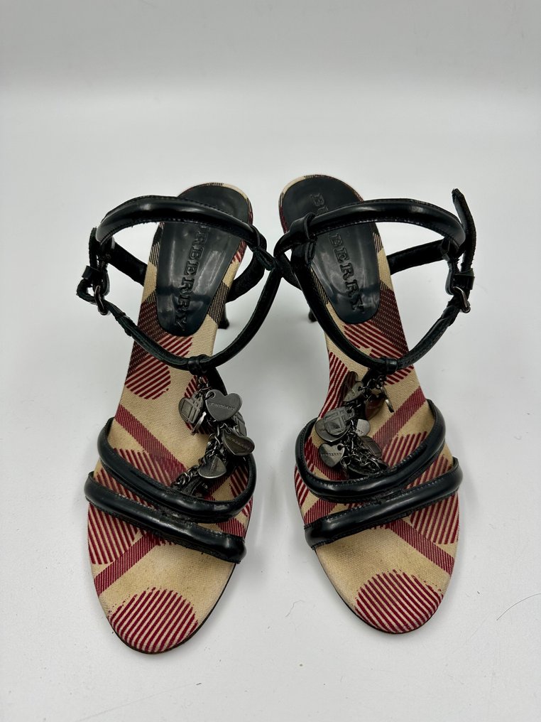 Burberry shoes size 38 online