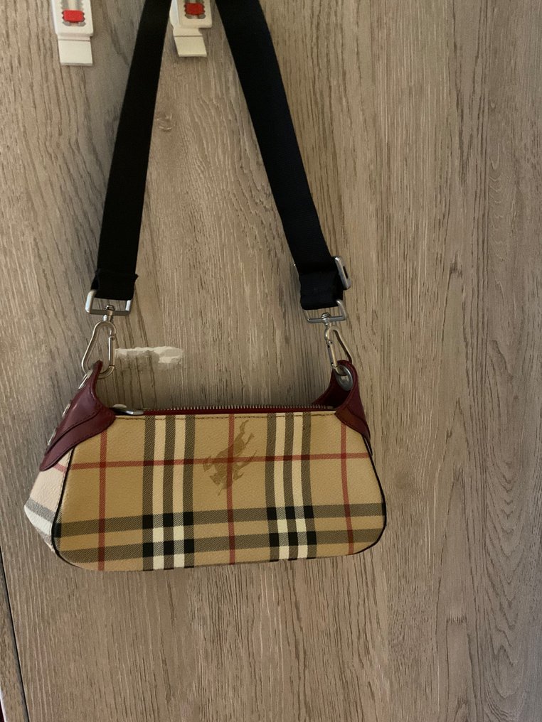 Borse burberry usato aste hot sale
