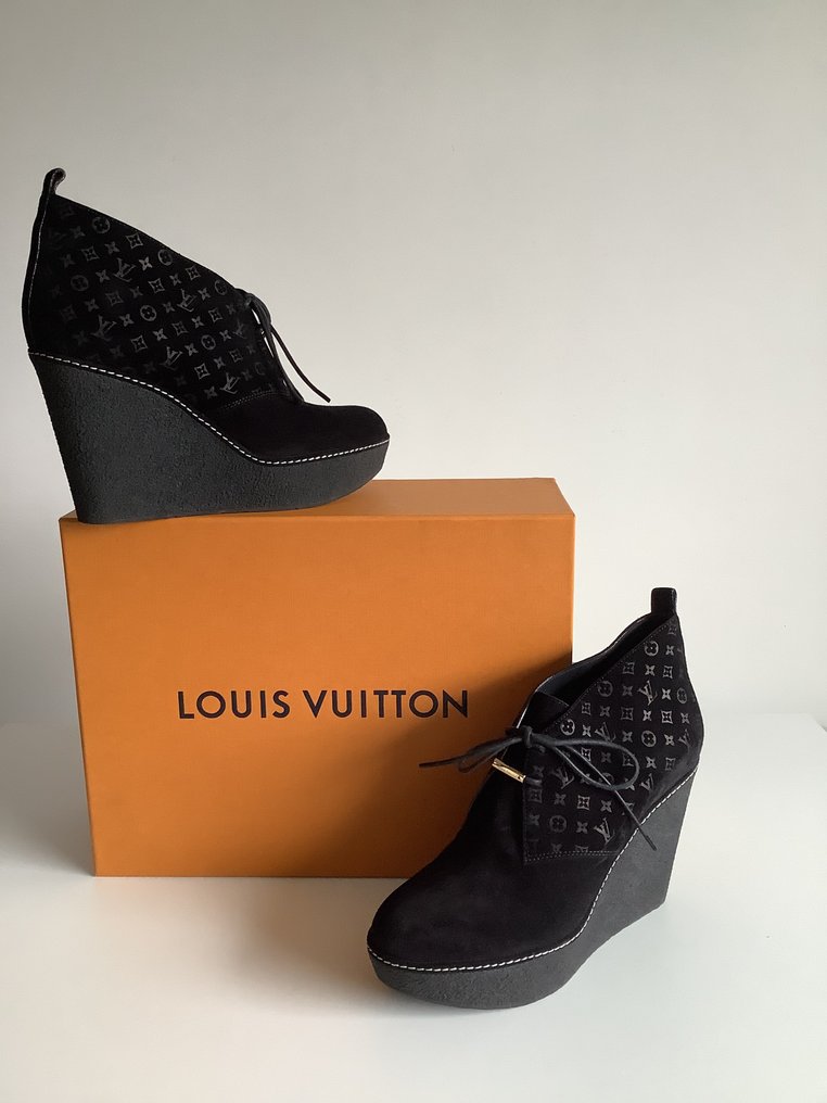 Louis Vuitton Zapatos de tac n alto Tama o Shoes EU 39