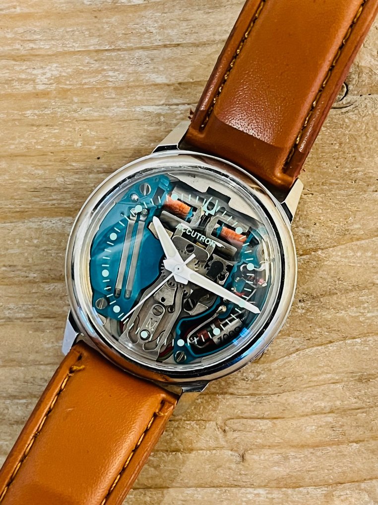 Bulova spaceview sale