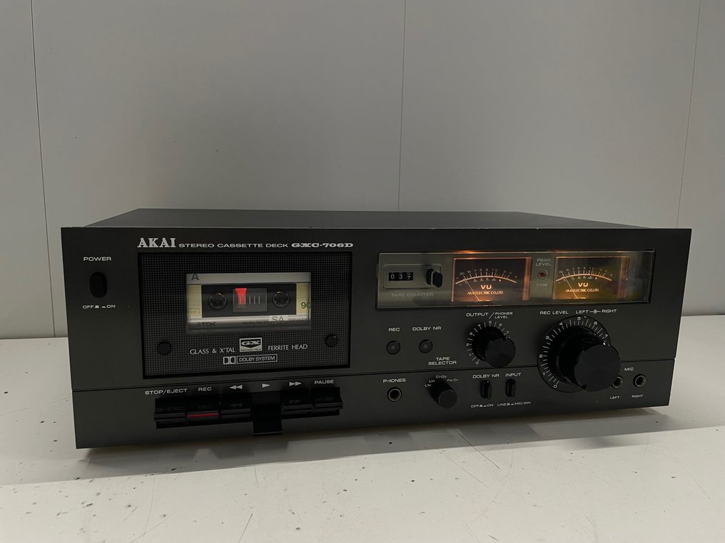 ポータブルプレーヤー Akai cassette deck gxc-706d Akai GXC-706D Stereo Cassette Deck | Vintage Audio - YouTube