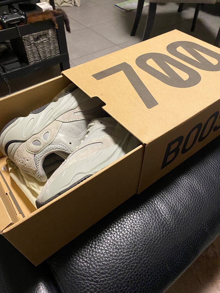 Scarpe adidas yeezy 700 top alte
