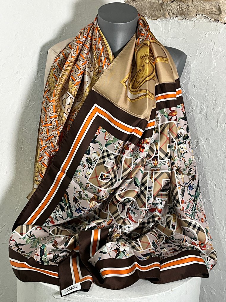 Burberry top scarf 180