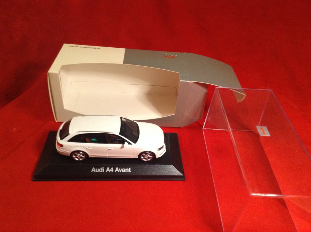 Minichamps 1:43 - 1 - Modellauto - Promotional Audi Modelcar by