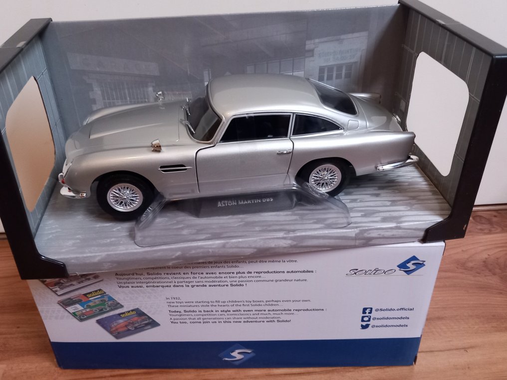 Aston Martin DB5 - Silver Birch - 1964 - Solido