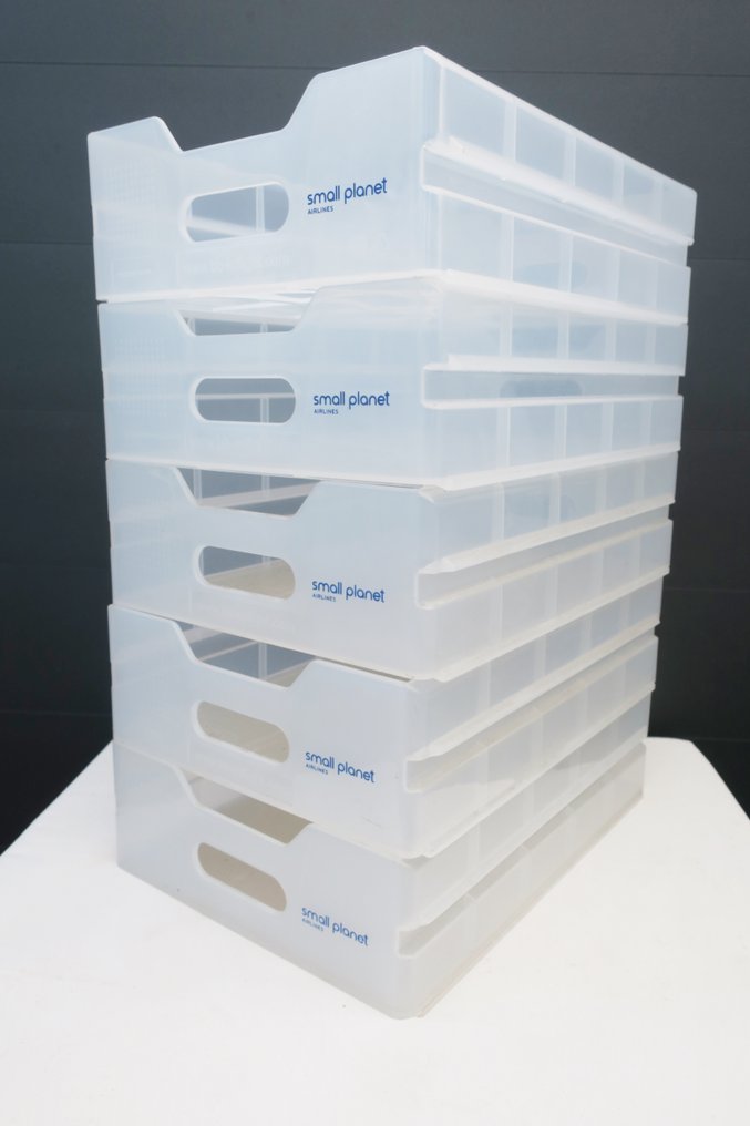 Container (5) - Plastic - Catawiki