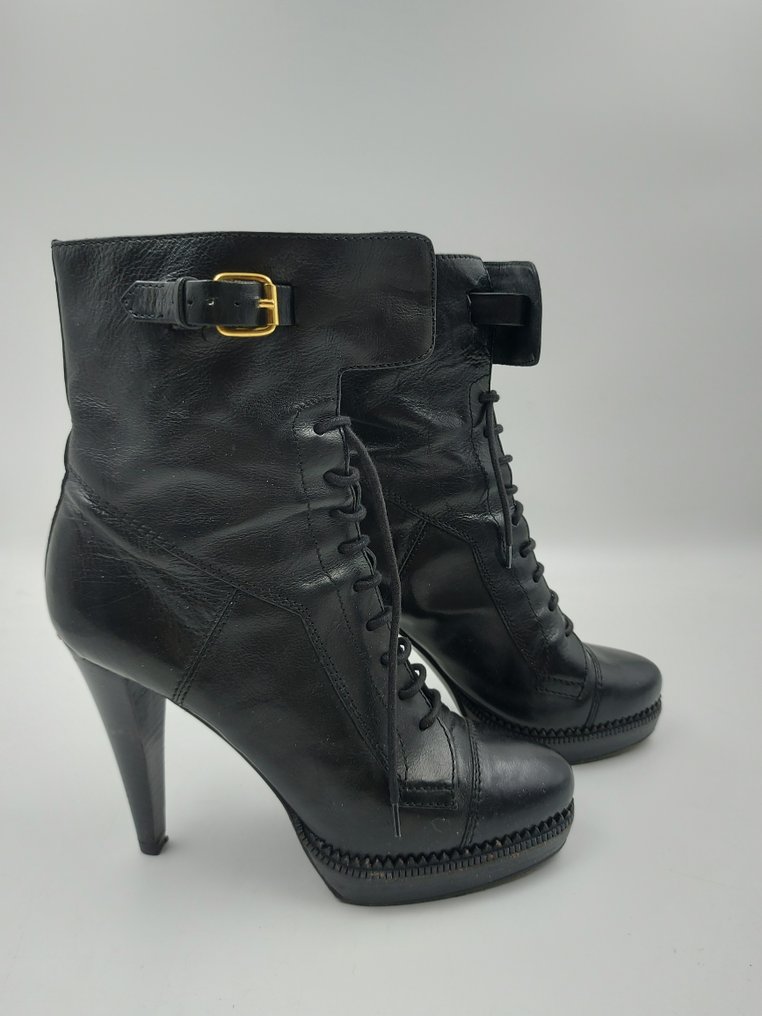 Burberry brogue platform ankle online boots
