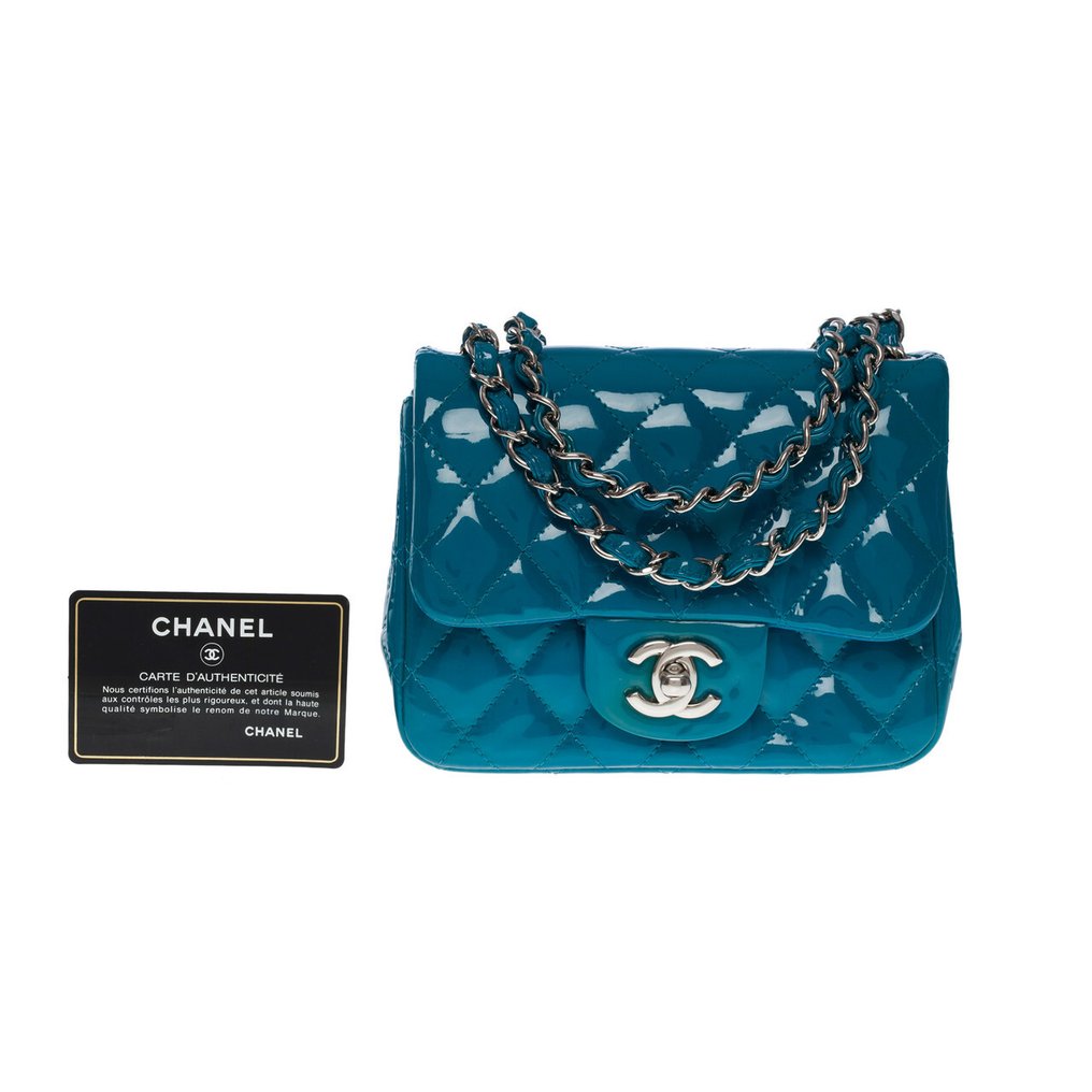 Chanel - Authenticated Timeless/Classique Handbag - Patent Leather Blue Plain for Women, Very Good Condition