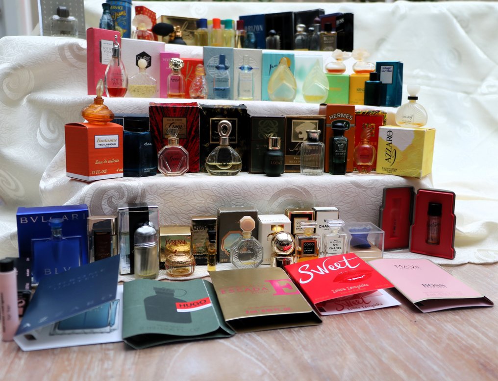 Different Brands - Bottles and Tubes 50x Parfum Miniaturen - 1990-1999 -  Diverse Landen - Catawiki