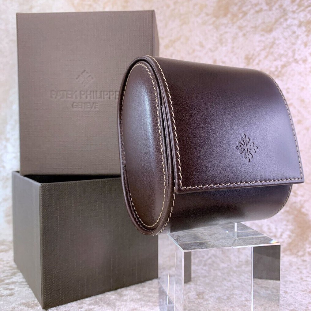 Patek travel case top