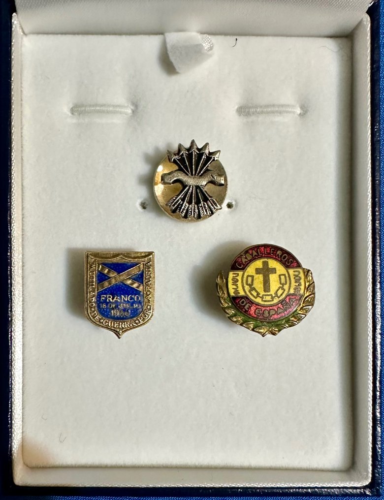 España Insignia Civil war and Blue Division, Captives, Mutilated