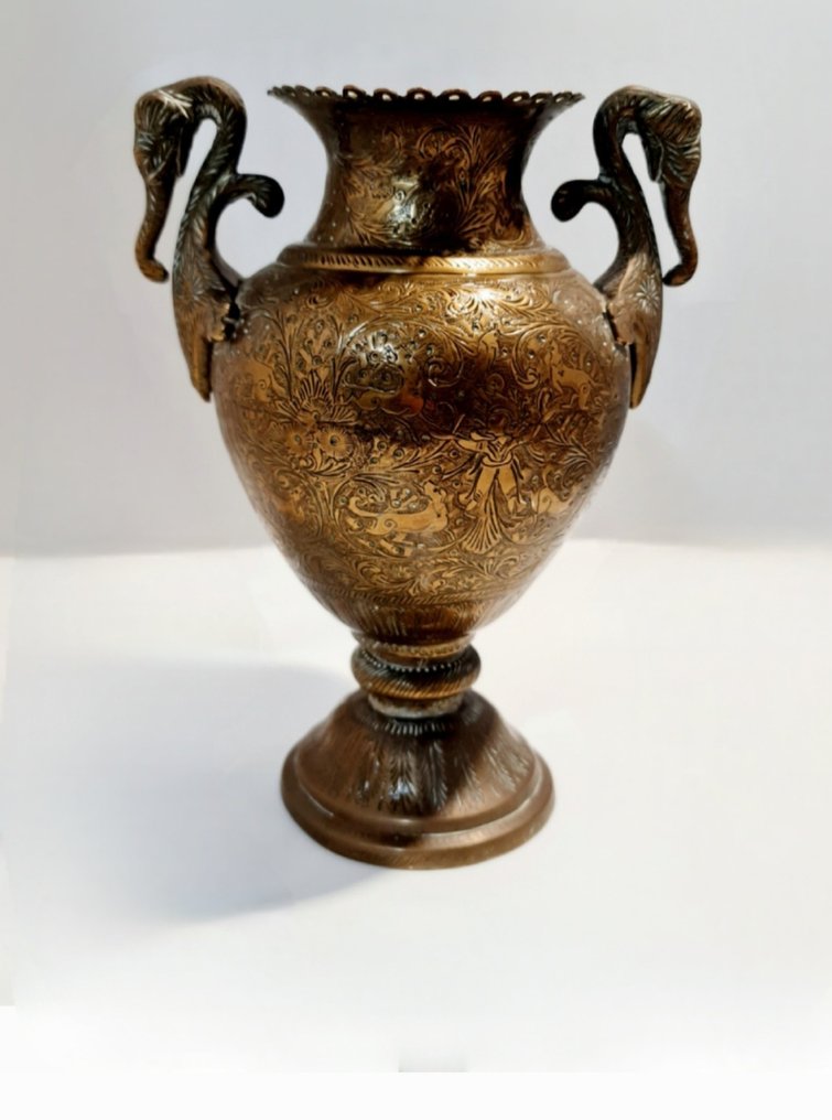 Doppelgriffvase Antique Indian Bronze Vase With Elephant Handles