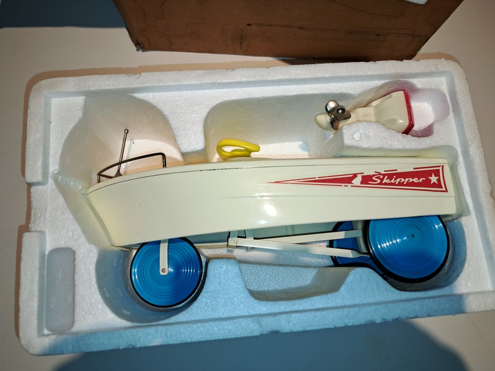 Xonex international Tin toy Long Island pedal boat model 19902000
