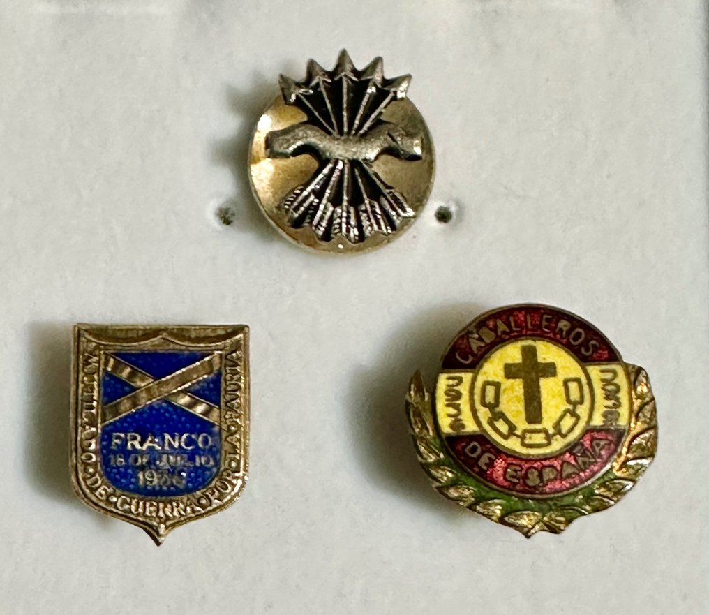 España Insignia Civil war and Blue Division, Captives, Mutilated