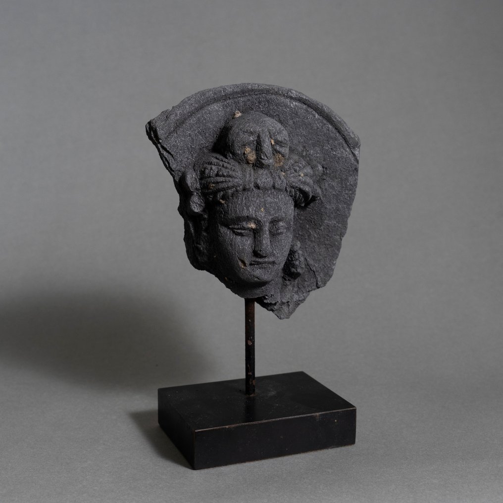 gandhara-schist-head-of-bodhisattva-3rd-5th-century-ad-figure-head