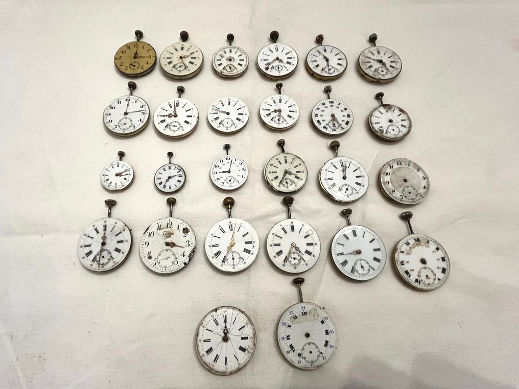 Set of 26 hand winding pocket watches movements calibers 18801959