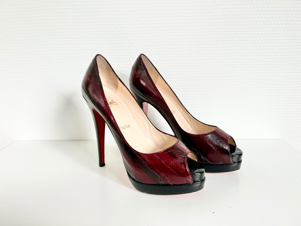 Size 11 christian louboutin shoes deals