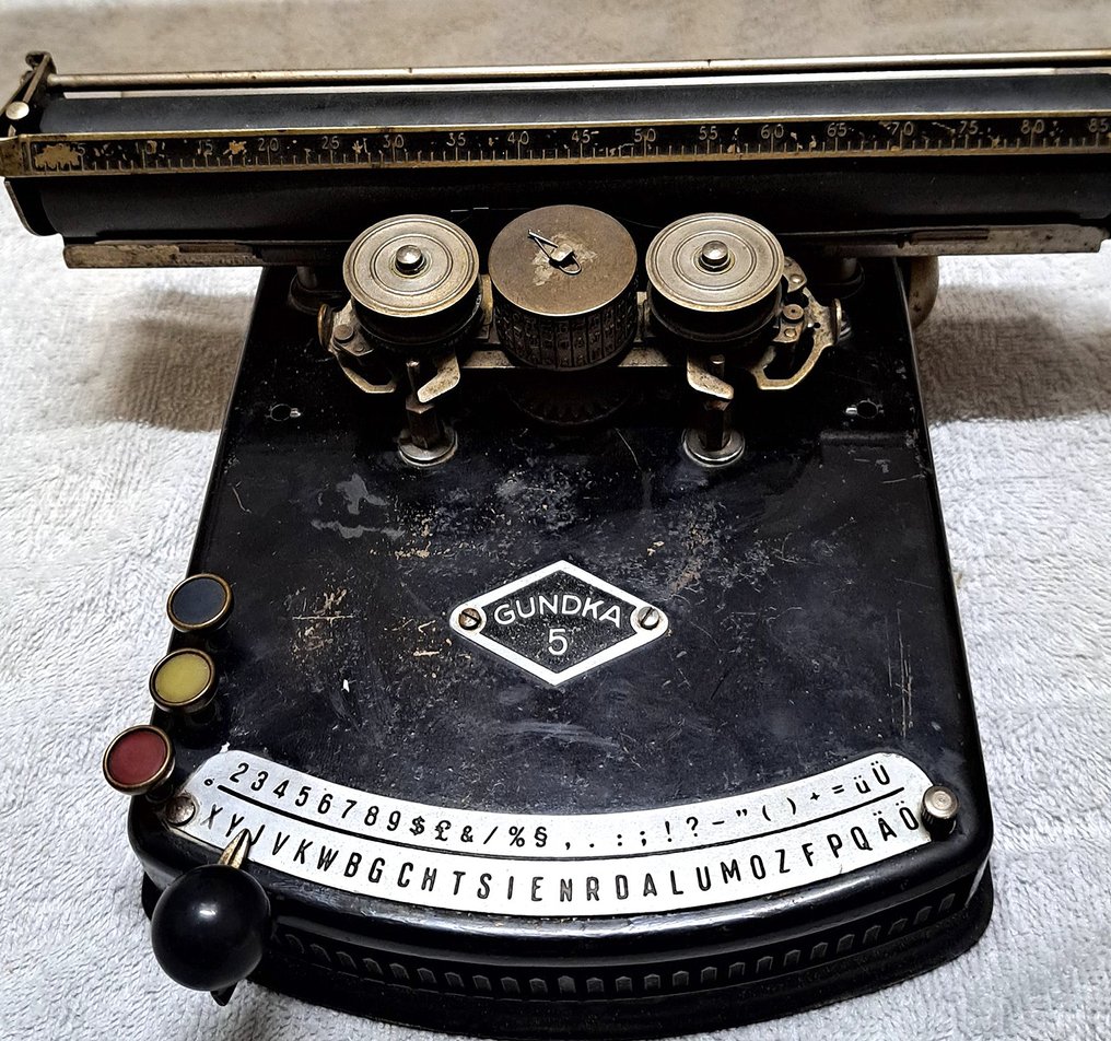 GundkaWerk, Brandenburg Gundka modell 5 Typewriter Iron (cast