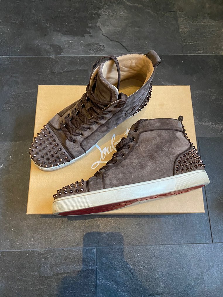 Louboutin trainers high top deals
