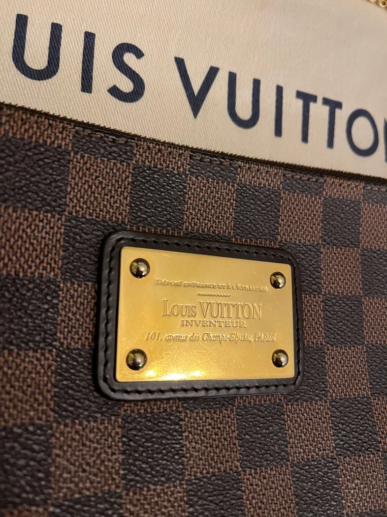 crossbody-bags-louis-vuitton-semashow