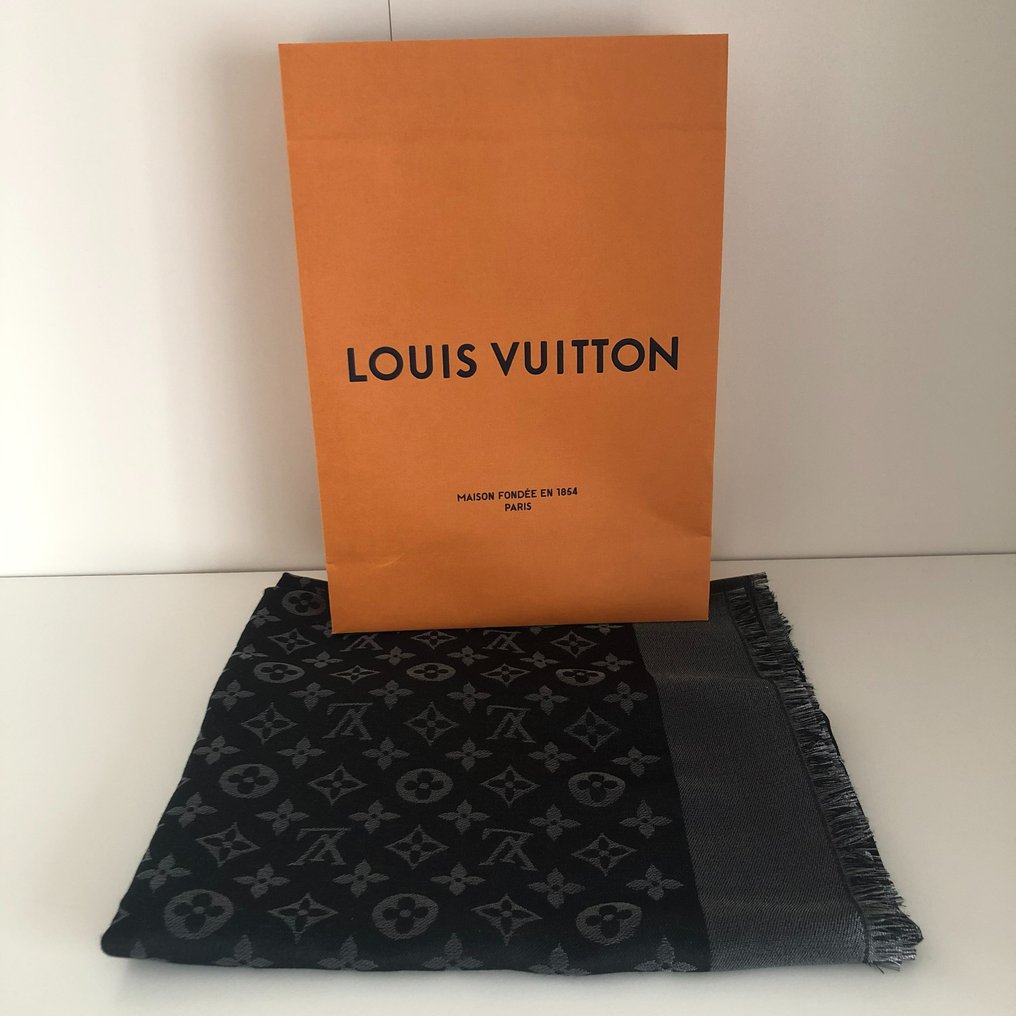 Louis Vuitton shine edition black no minimum price pareo