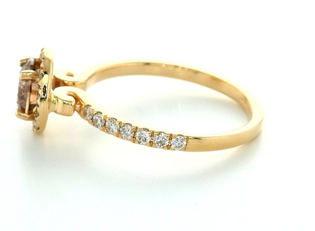 anillo de oro de 14 kilates con diamante