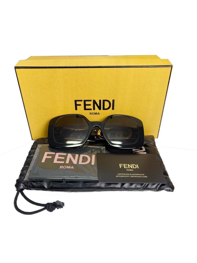 Fendi Occhiali da sole O Lock Bag Catawiki