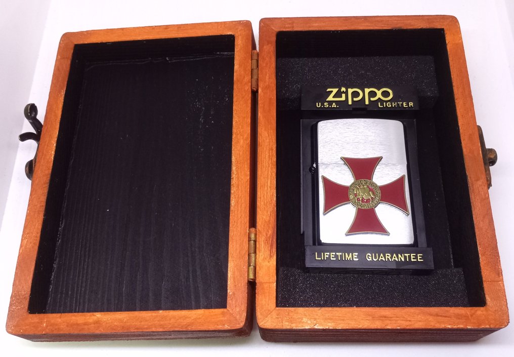 Zippo Lighter Zippo "Crusaders" in wooden case. New. Catawiki